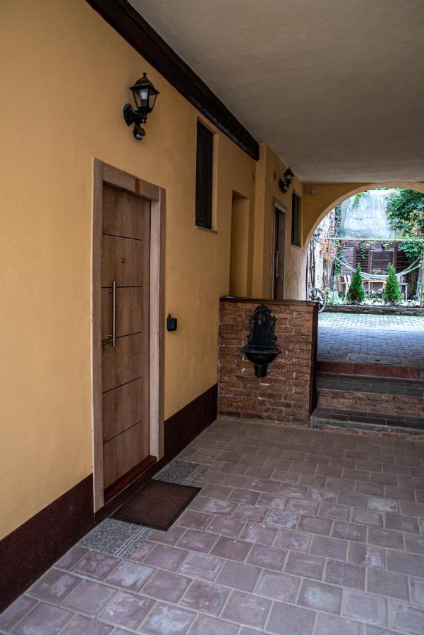 Luky13 Apartment Брашов Екстериор снимка
