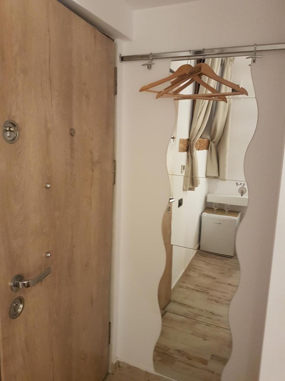 Luky13 Apartment Брашов Екстериор снимка